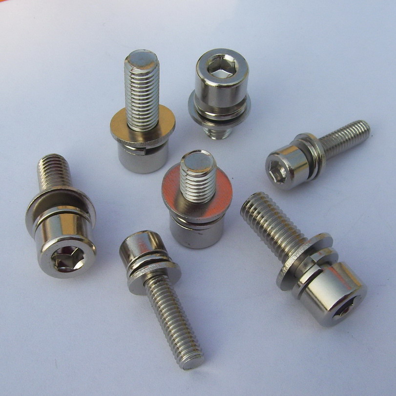 Combination within the first three hex screws Cup